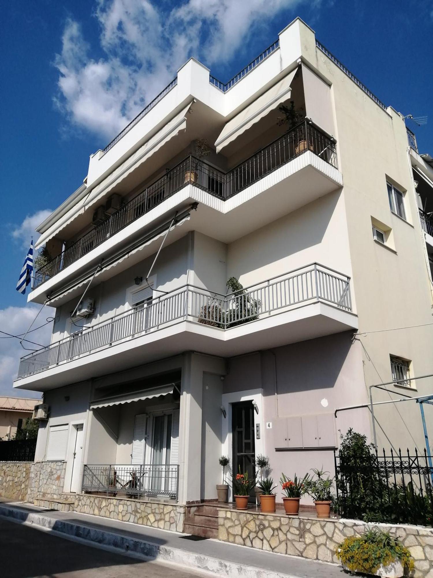 Luxury Seafront House Nearby Delphi